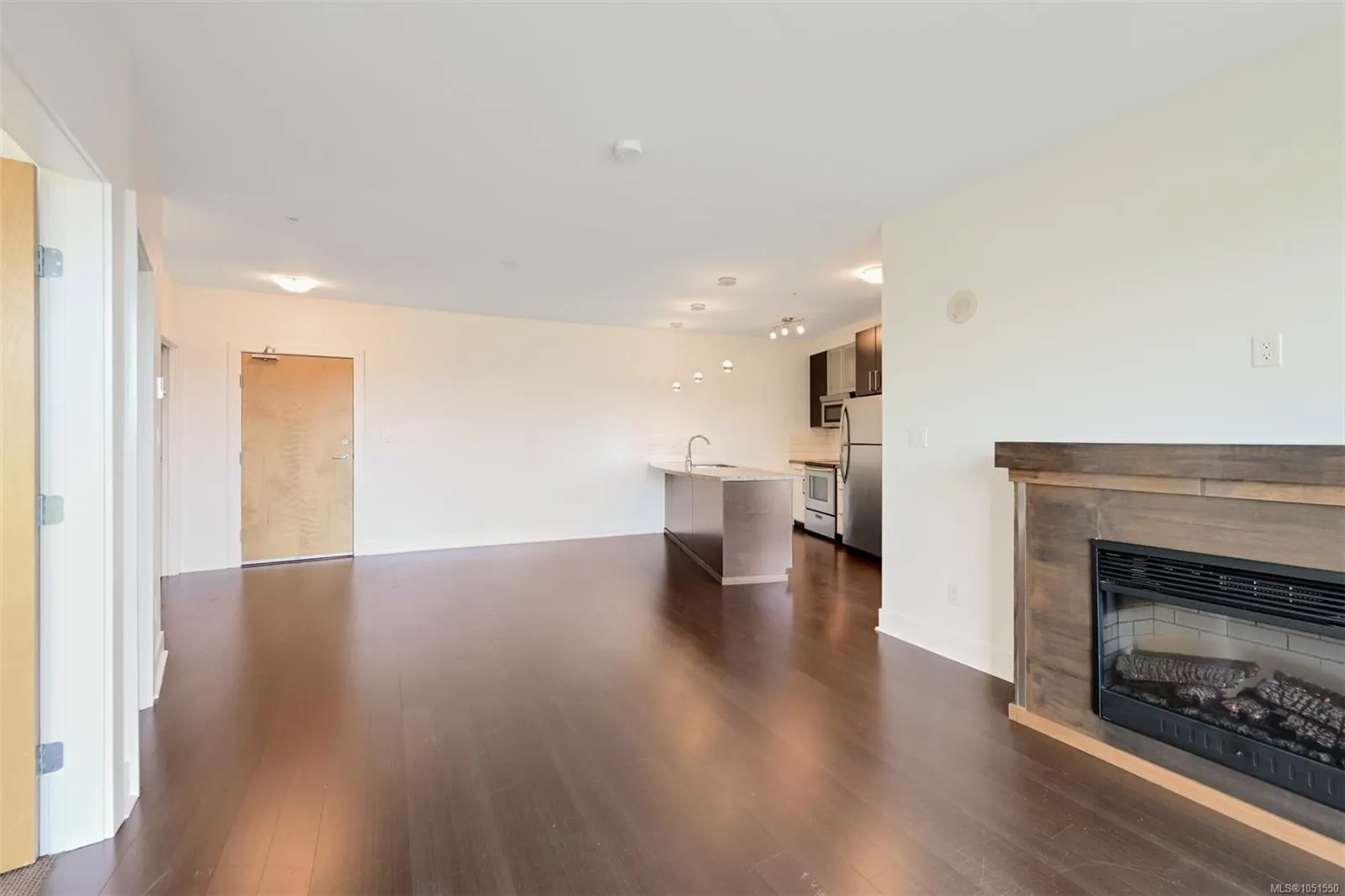 2745 Veterans Memorial Pkwy