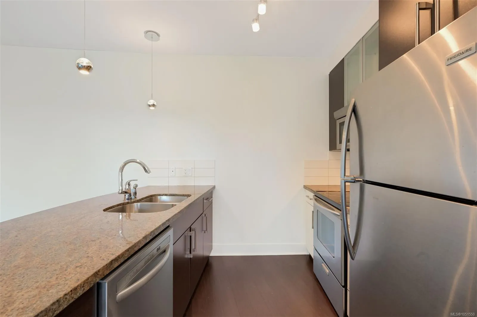 2745 Veterans Memorial Pkwy