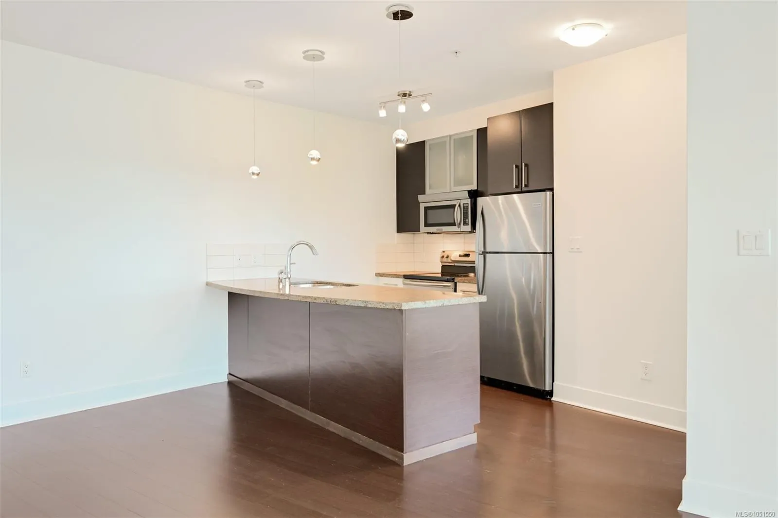 2745 Veterans Memorial Pkwy