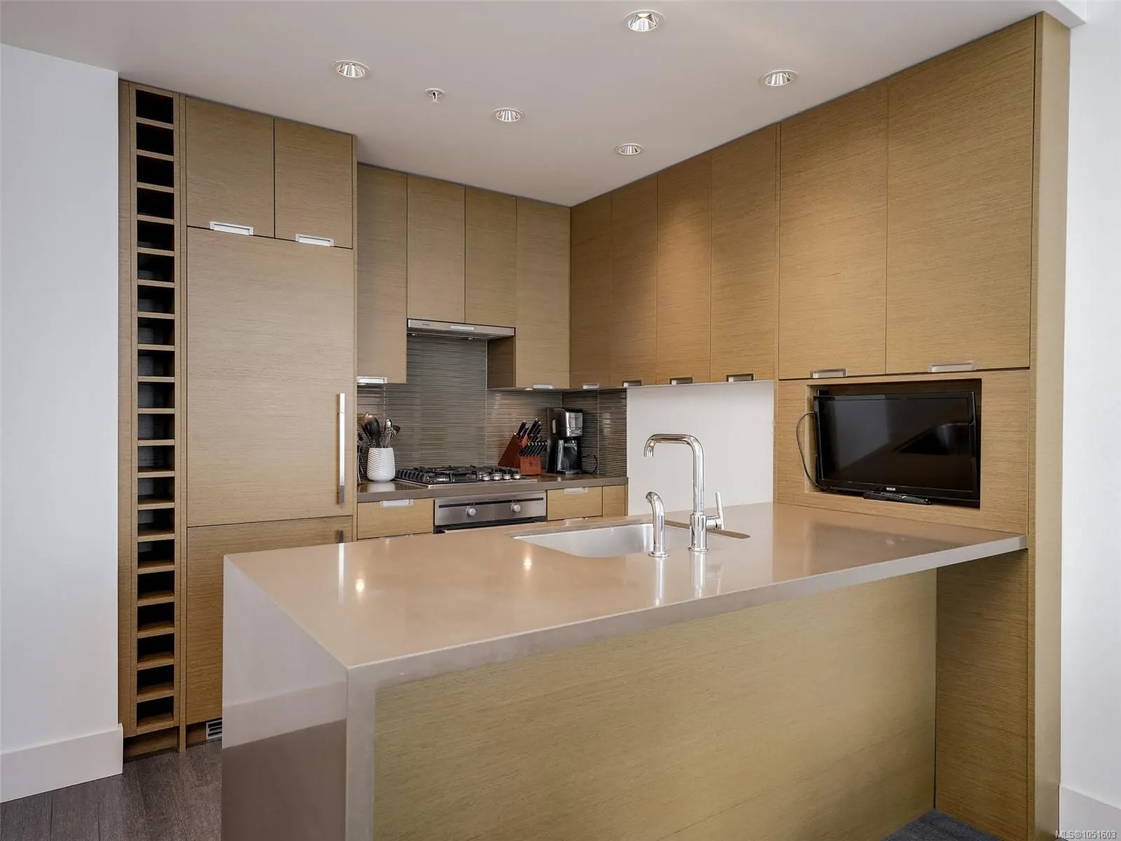 83 Saghalie Rd