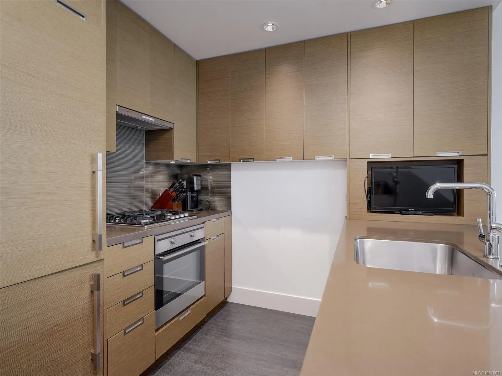 83 Saghalie Rd