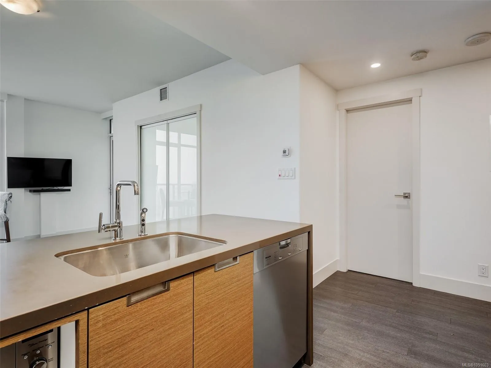 83 Saghalie Rd