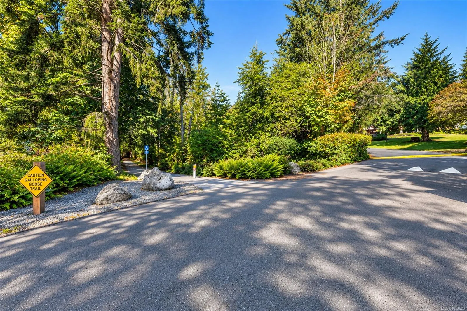 5838 Blythwood Rd