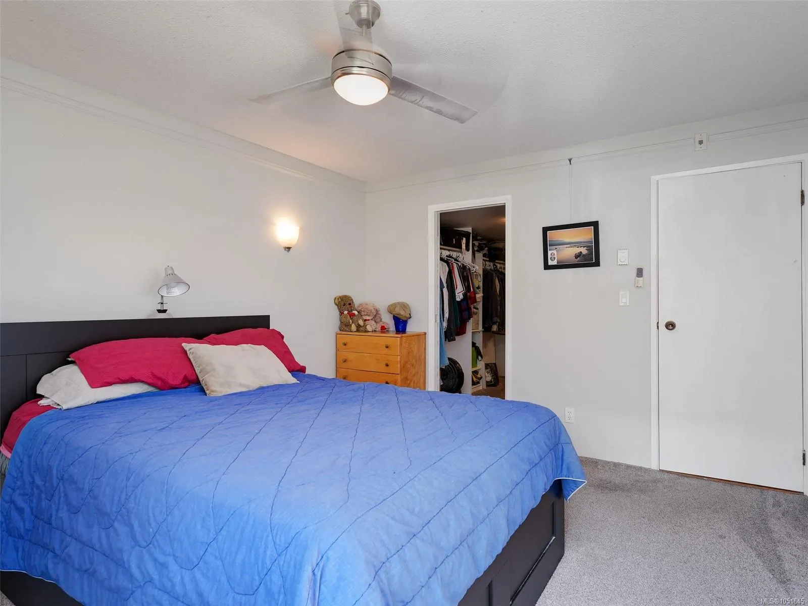 3260 Quadra St