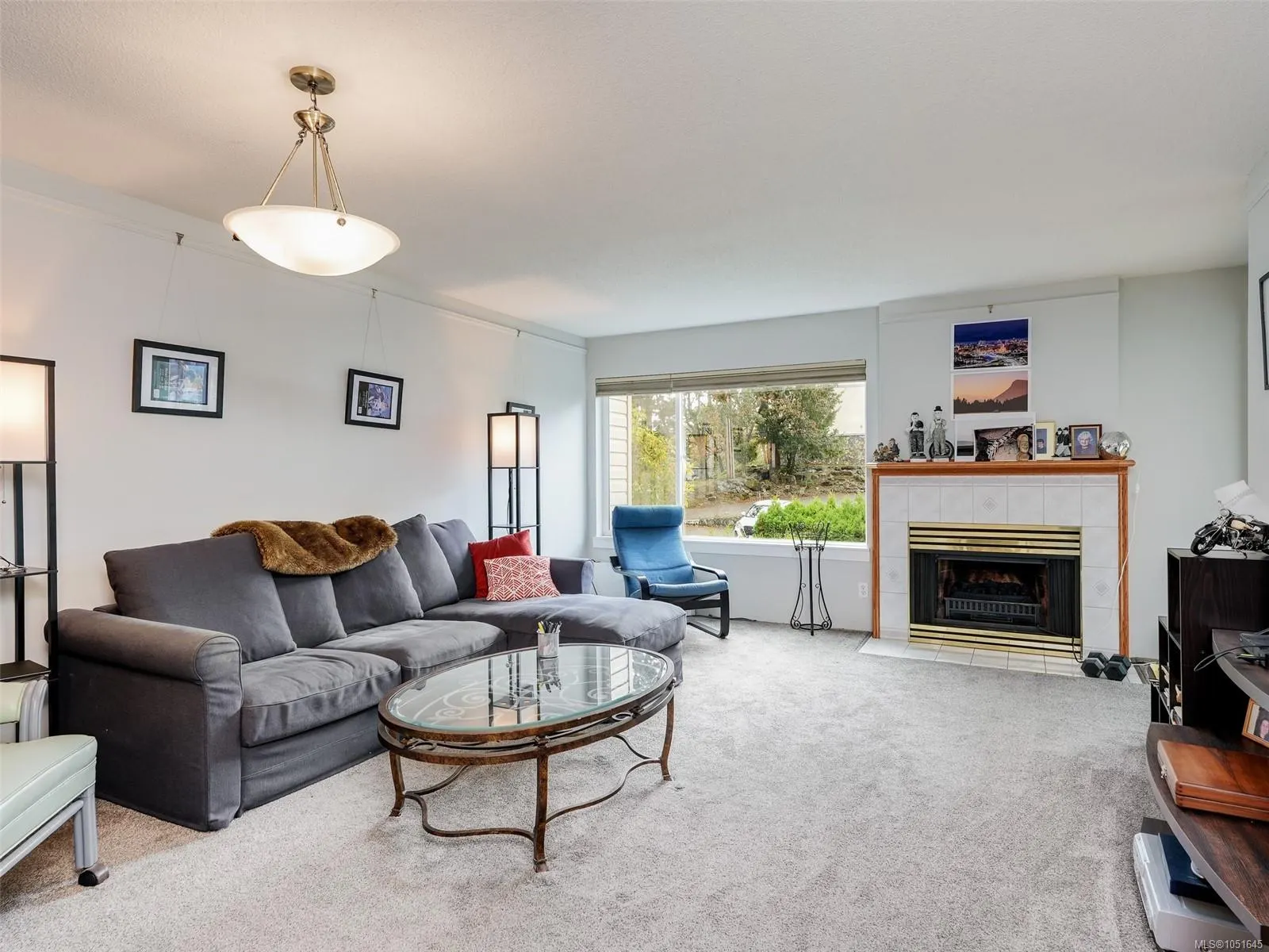 3260 Quadra St