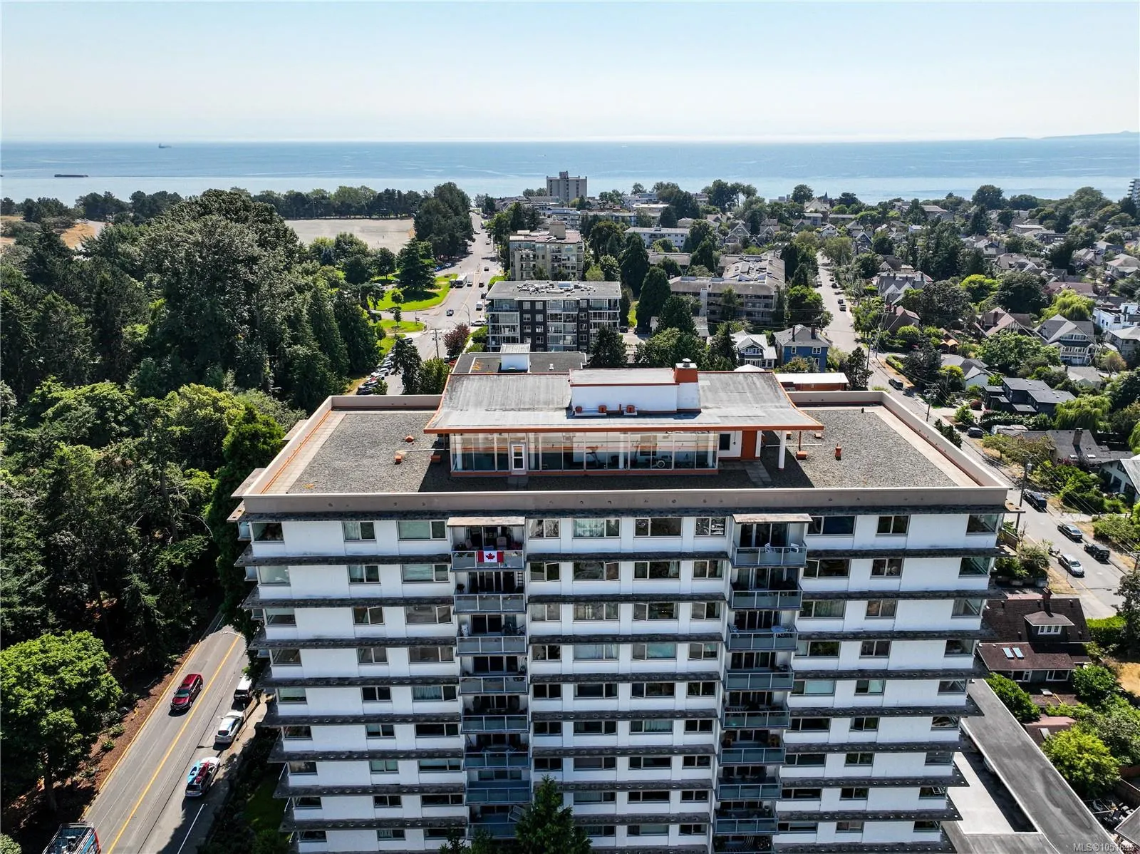 250 Douglas St
