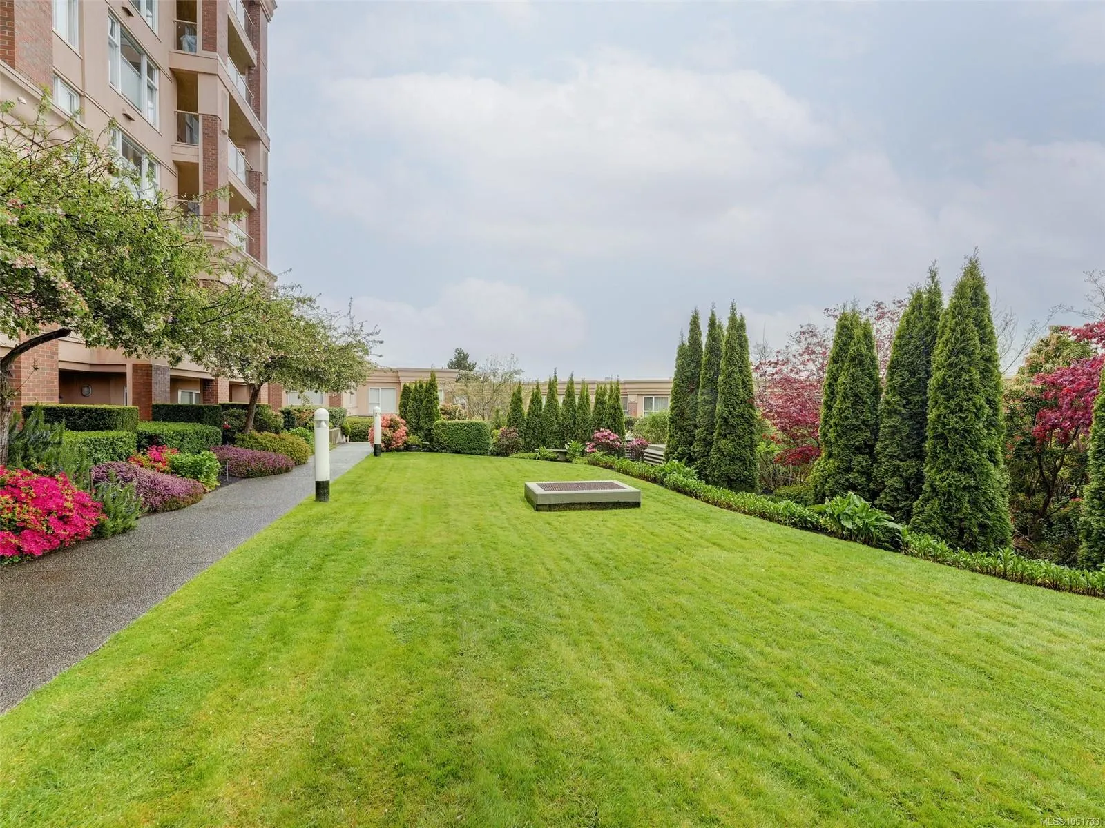 75 Songhees Rd