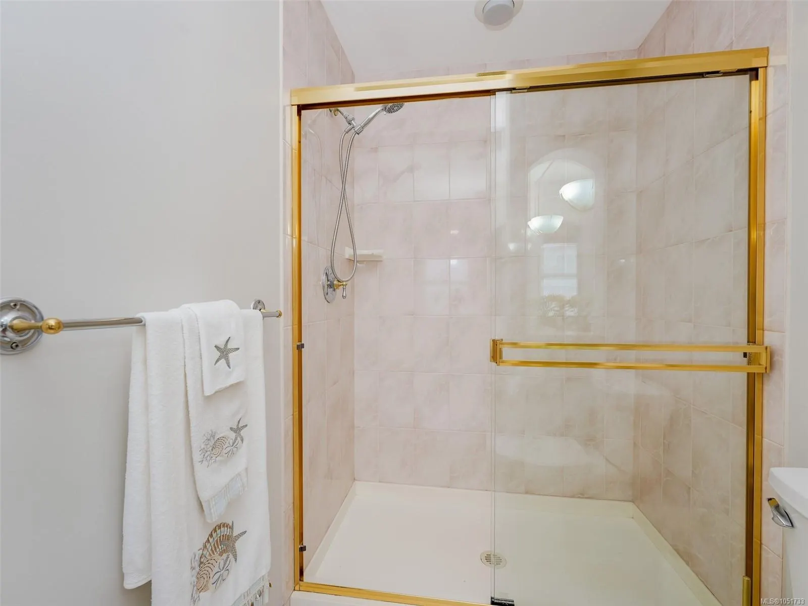 75 Songhees Rd