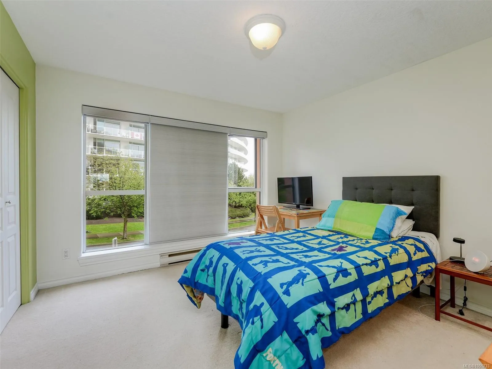 75 Songhees Rd