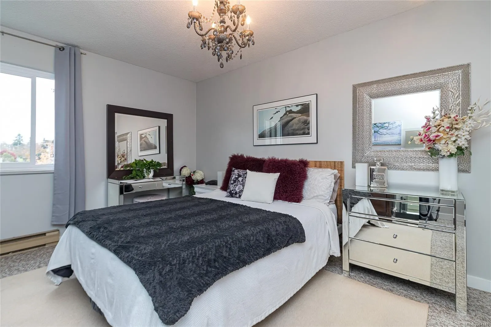 2757 Quadra St