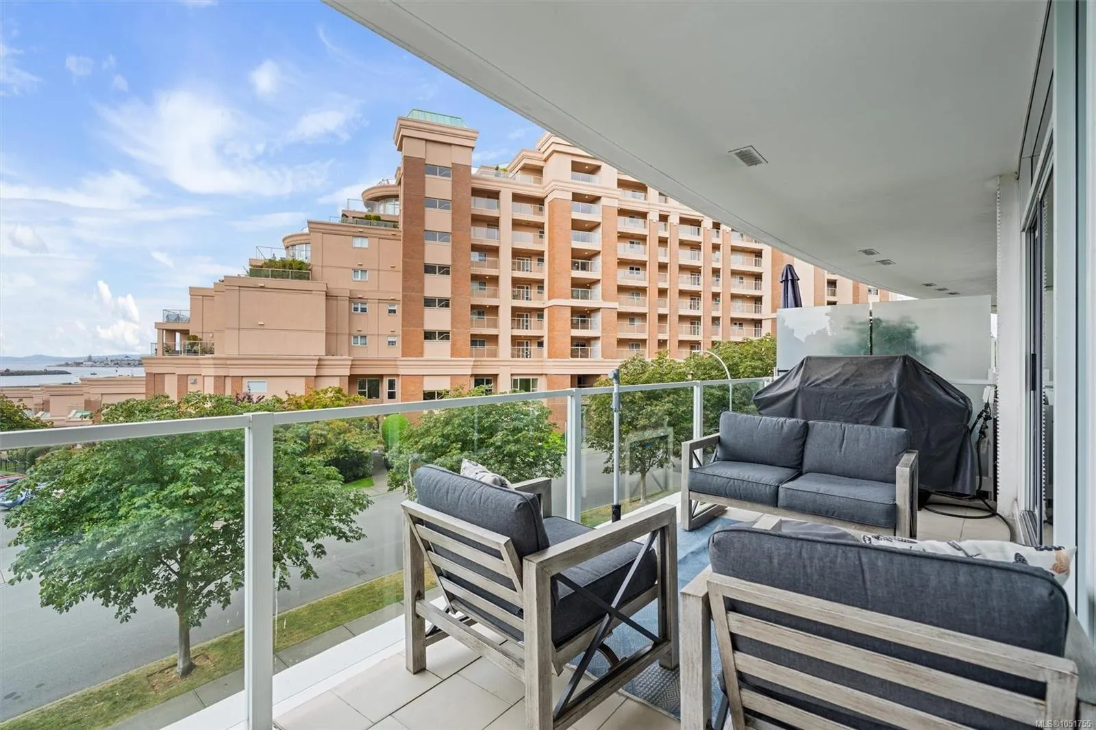 68 Songhees Rd