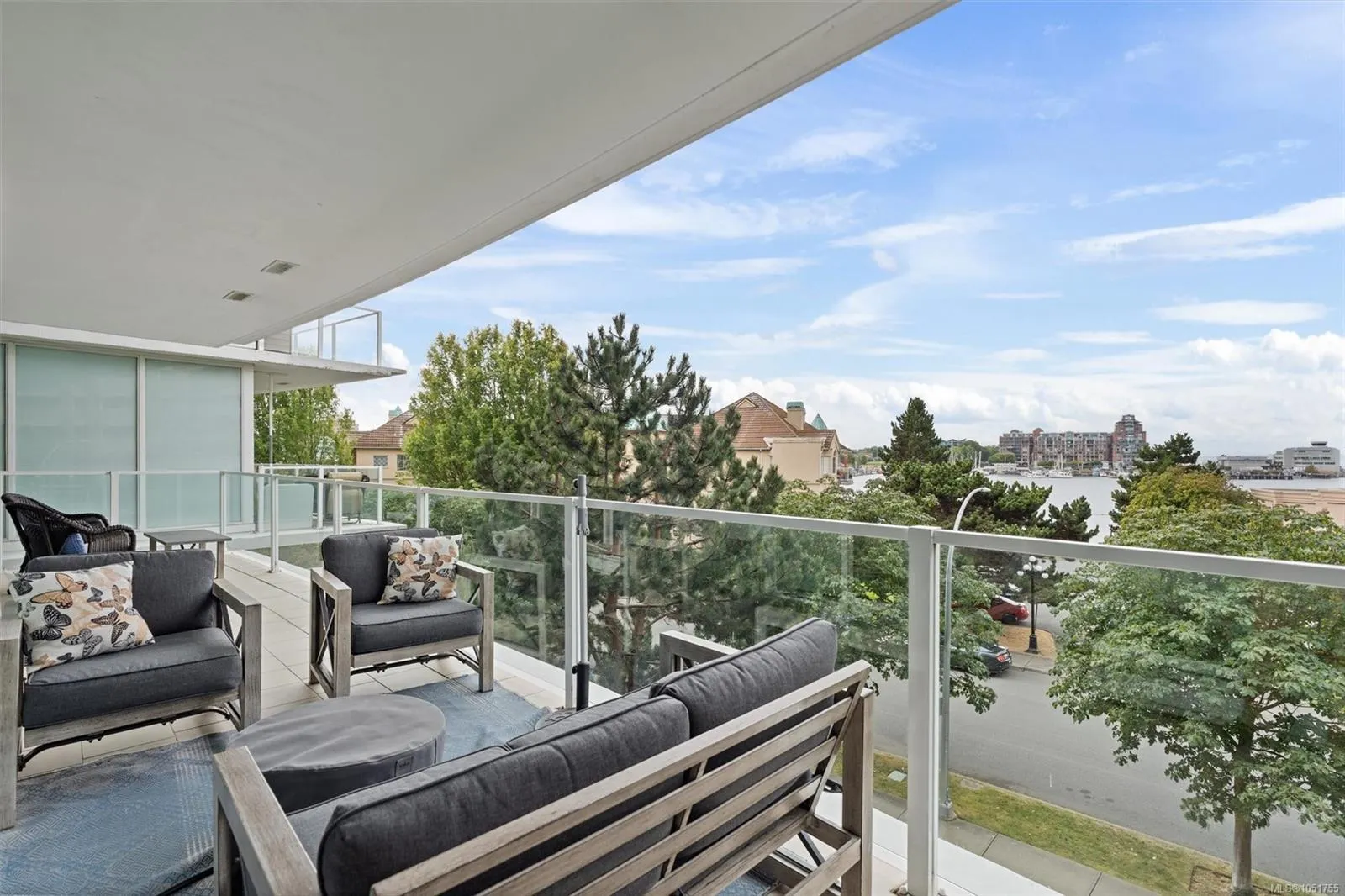 68 Songhees Rd