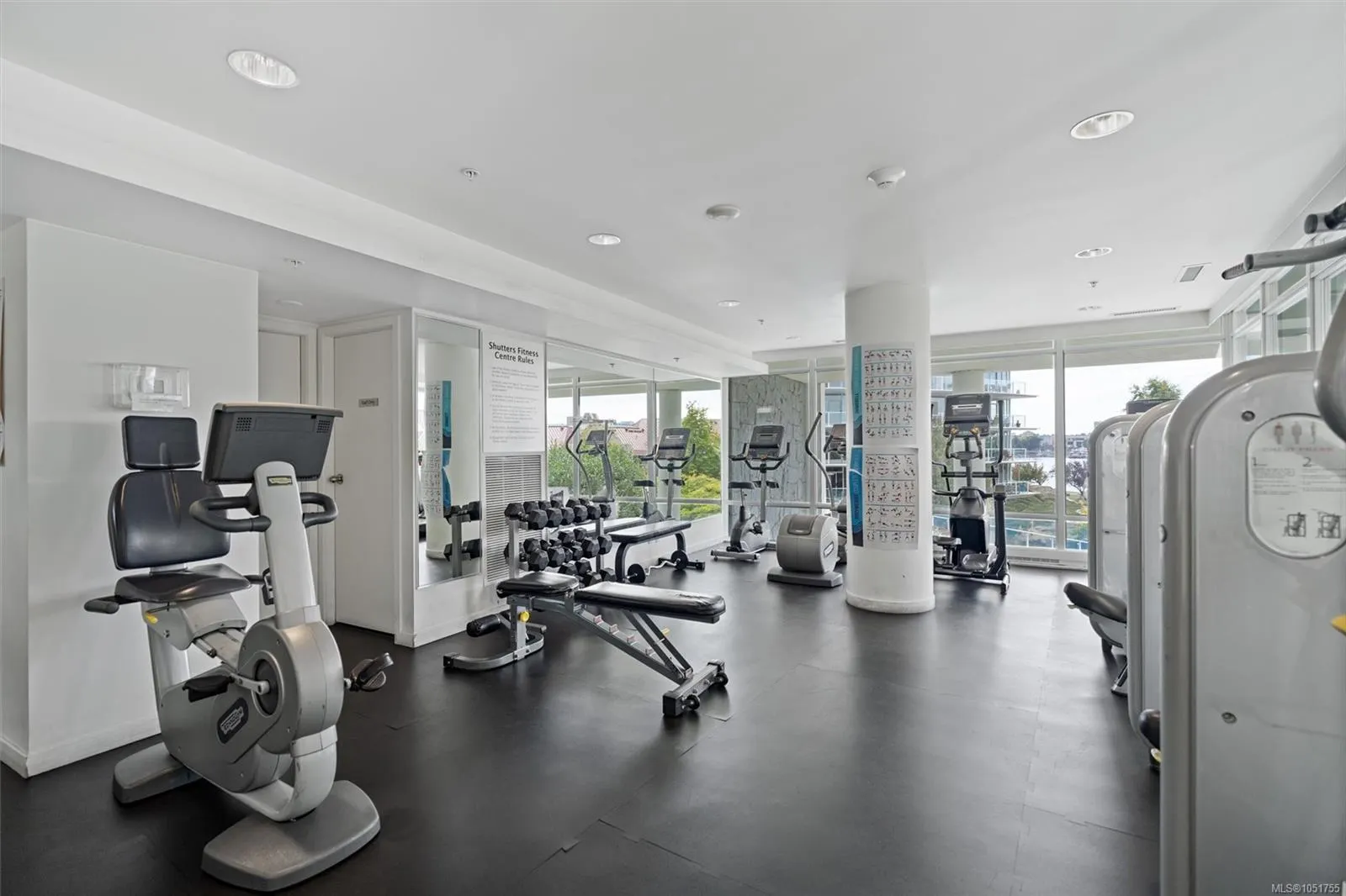 68 Songhees Rd