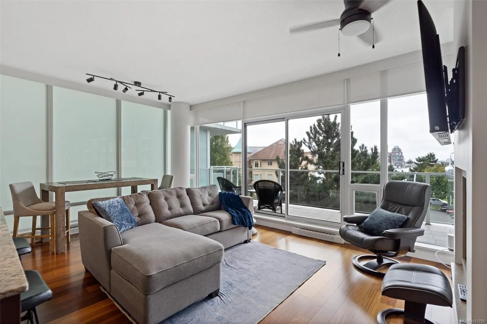 68 Songhees Rd