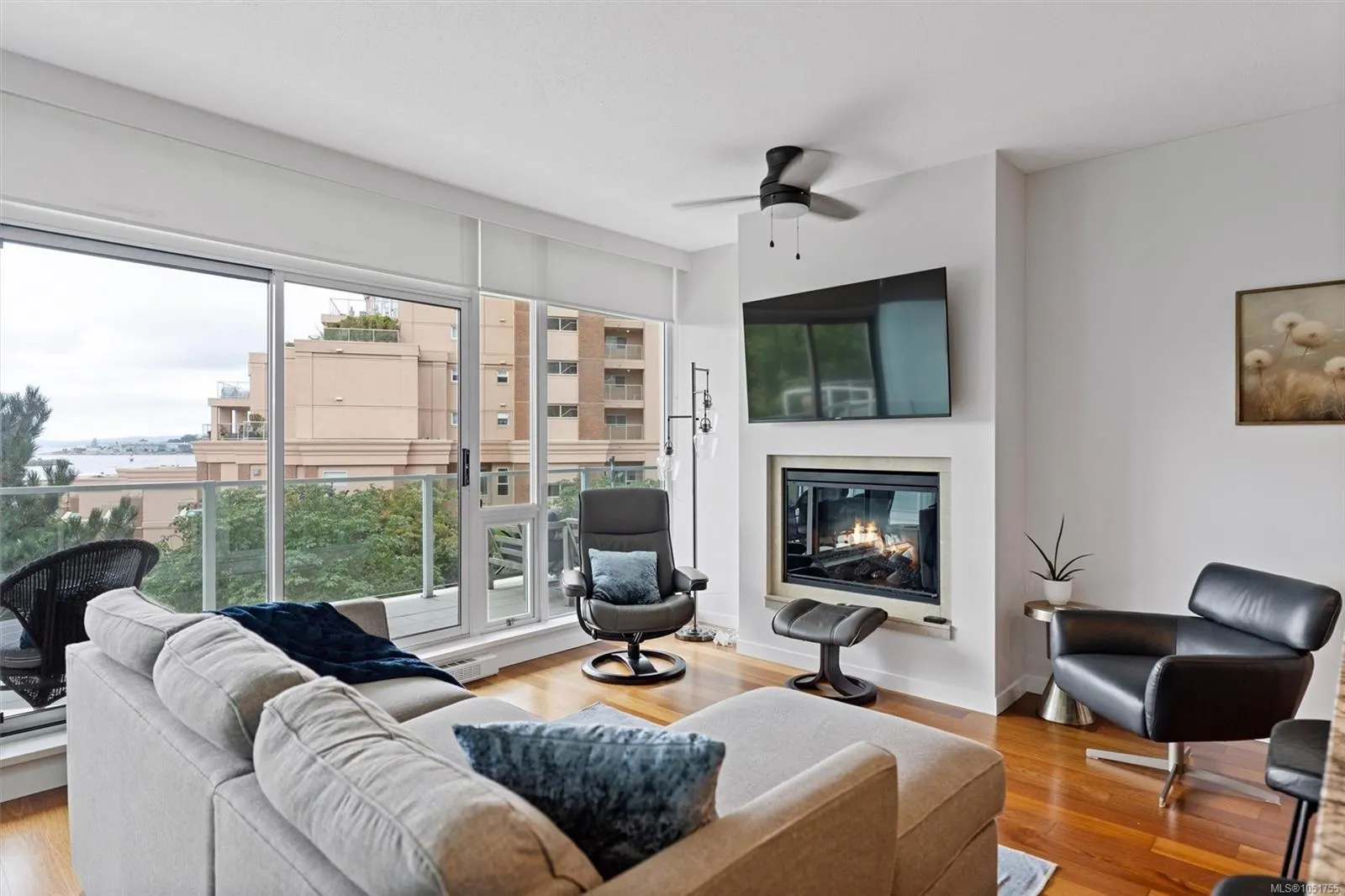 68 Songhees Rd