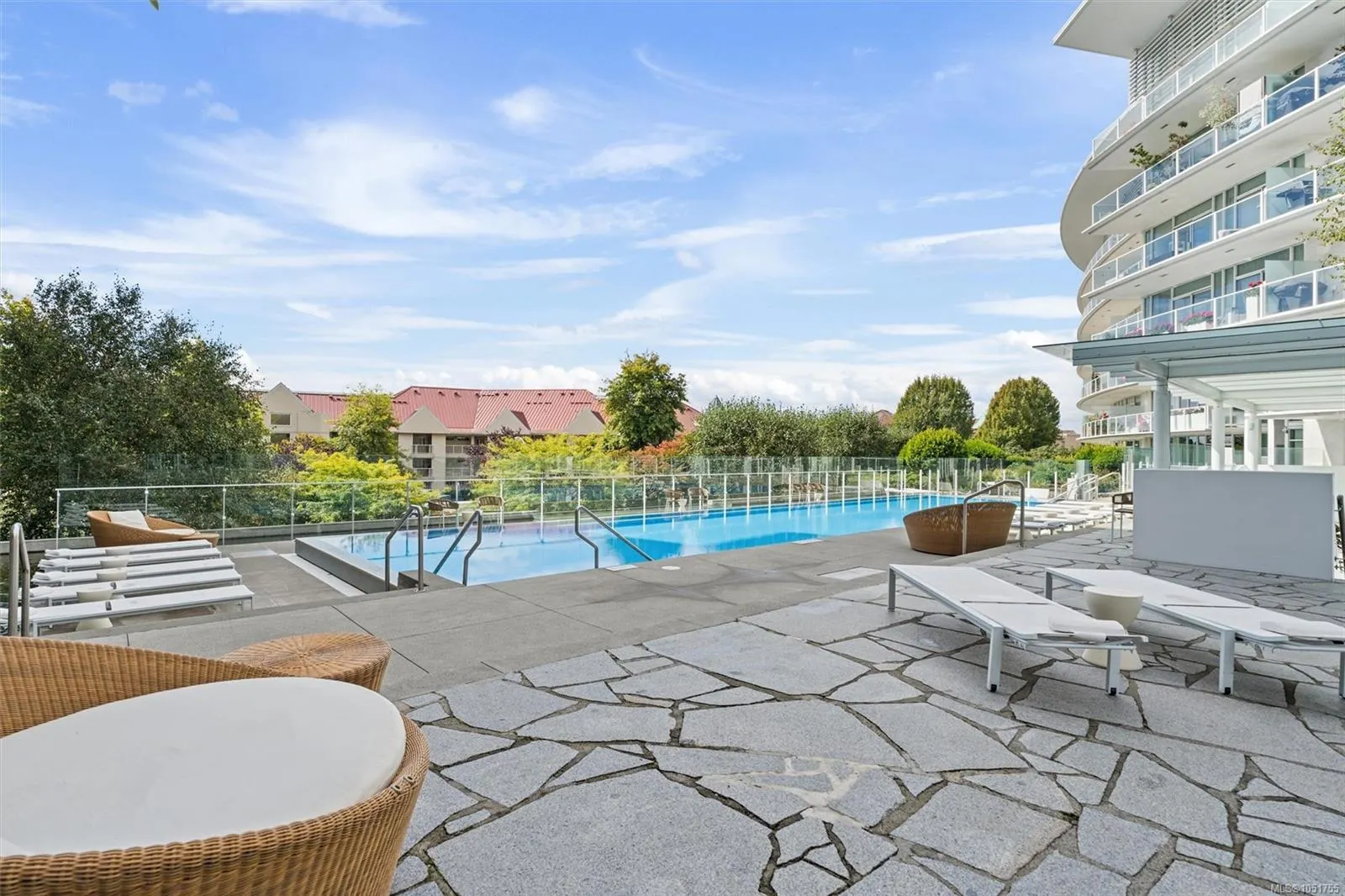 68 Songhees Rd