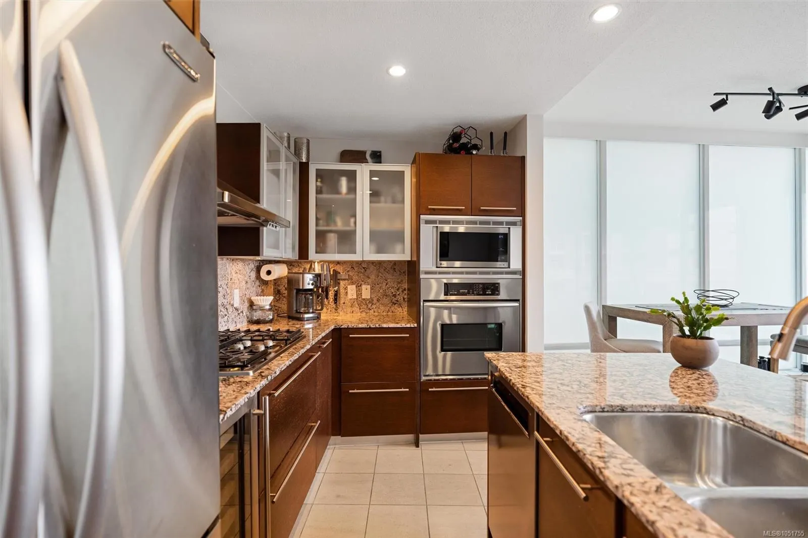 68 Songhees Rd