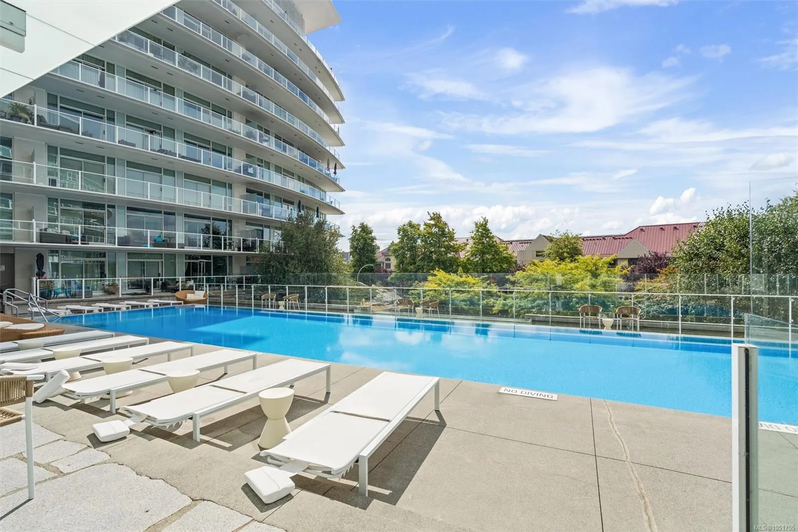68 Songhees Rd