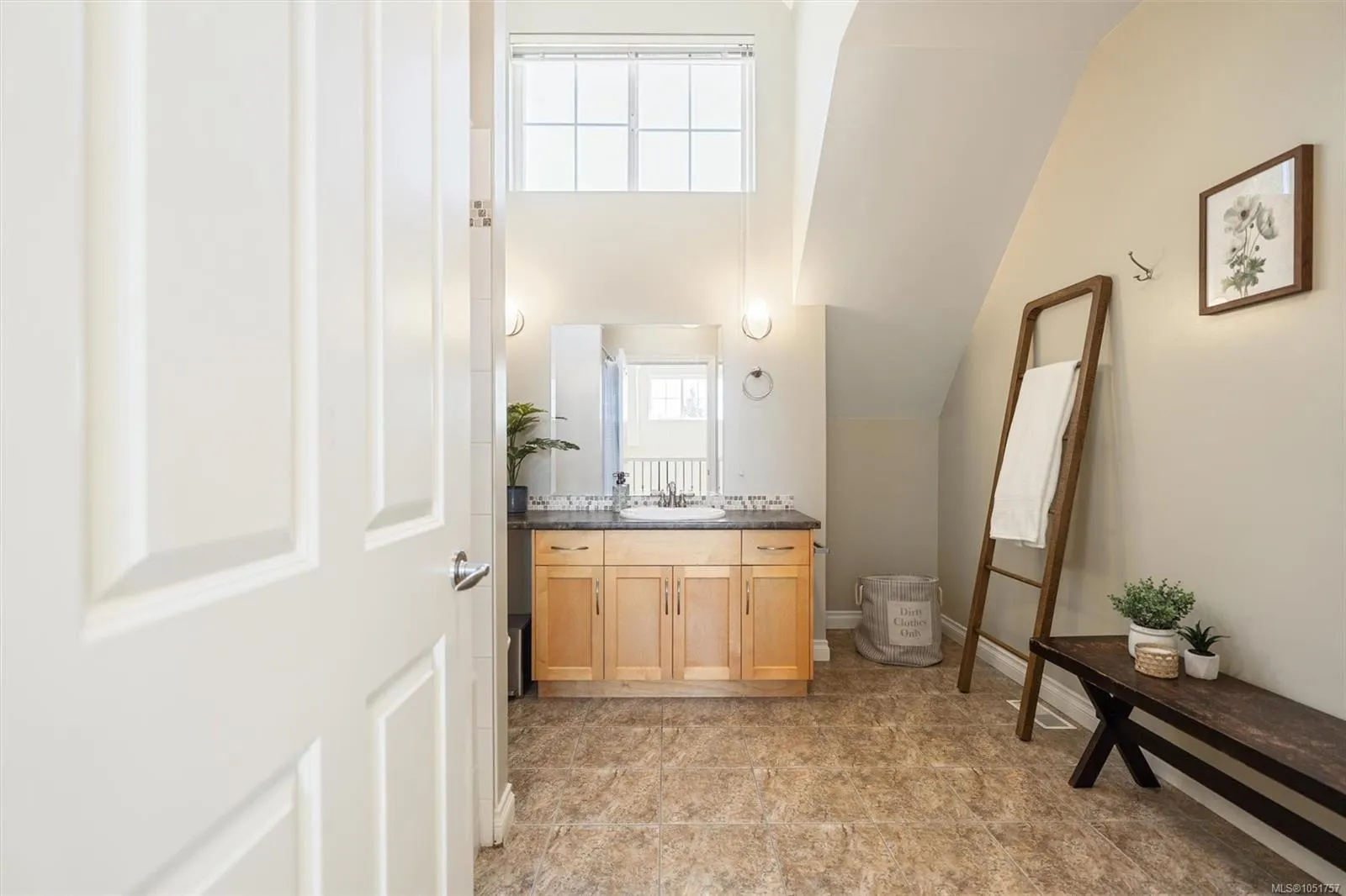 945 Bear Mountain Pkwy