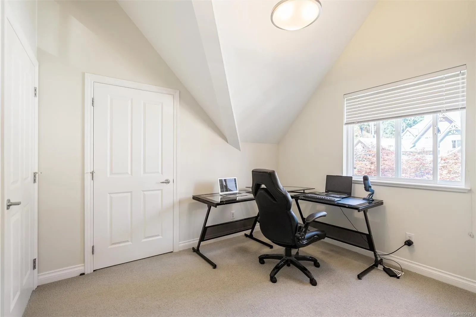 945 Bear Mountain Pkwy