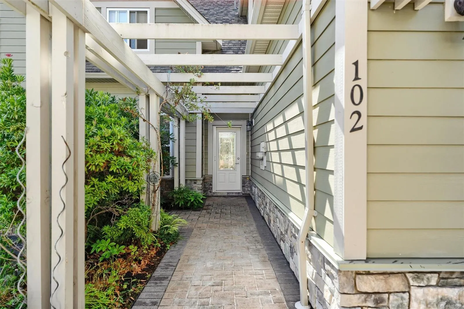 945 Bear Mountain Pkwy