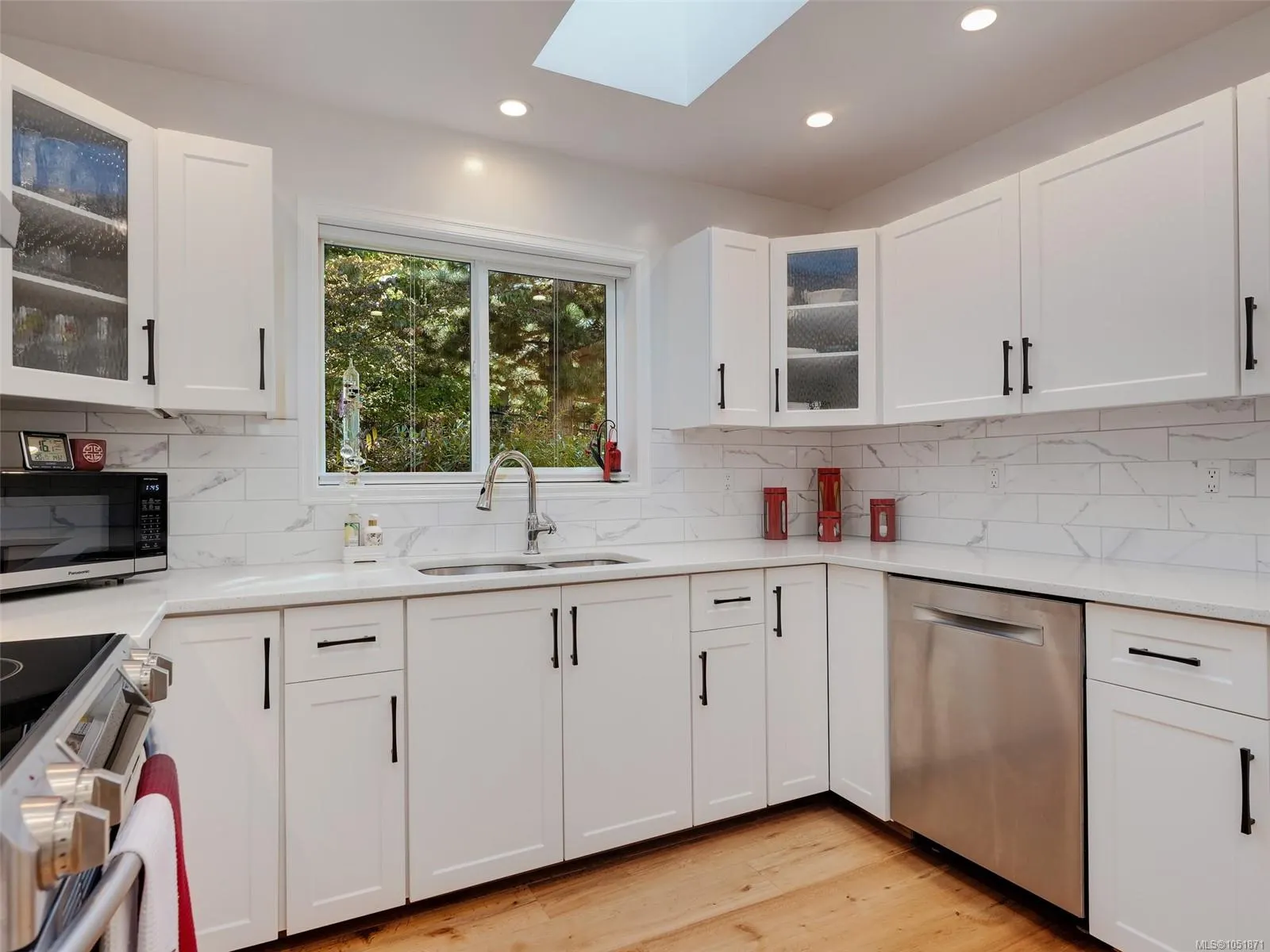 2829 Arbutus Rd
