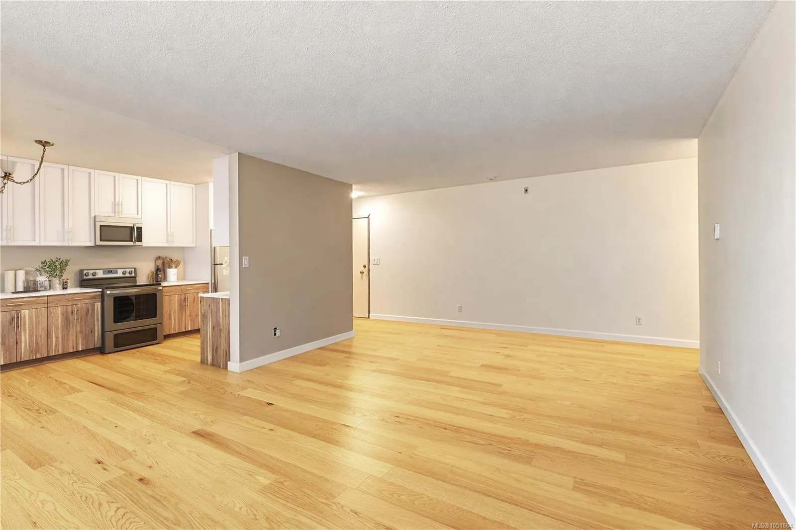 3800 Quadra St