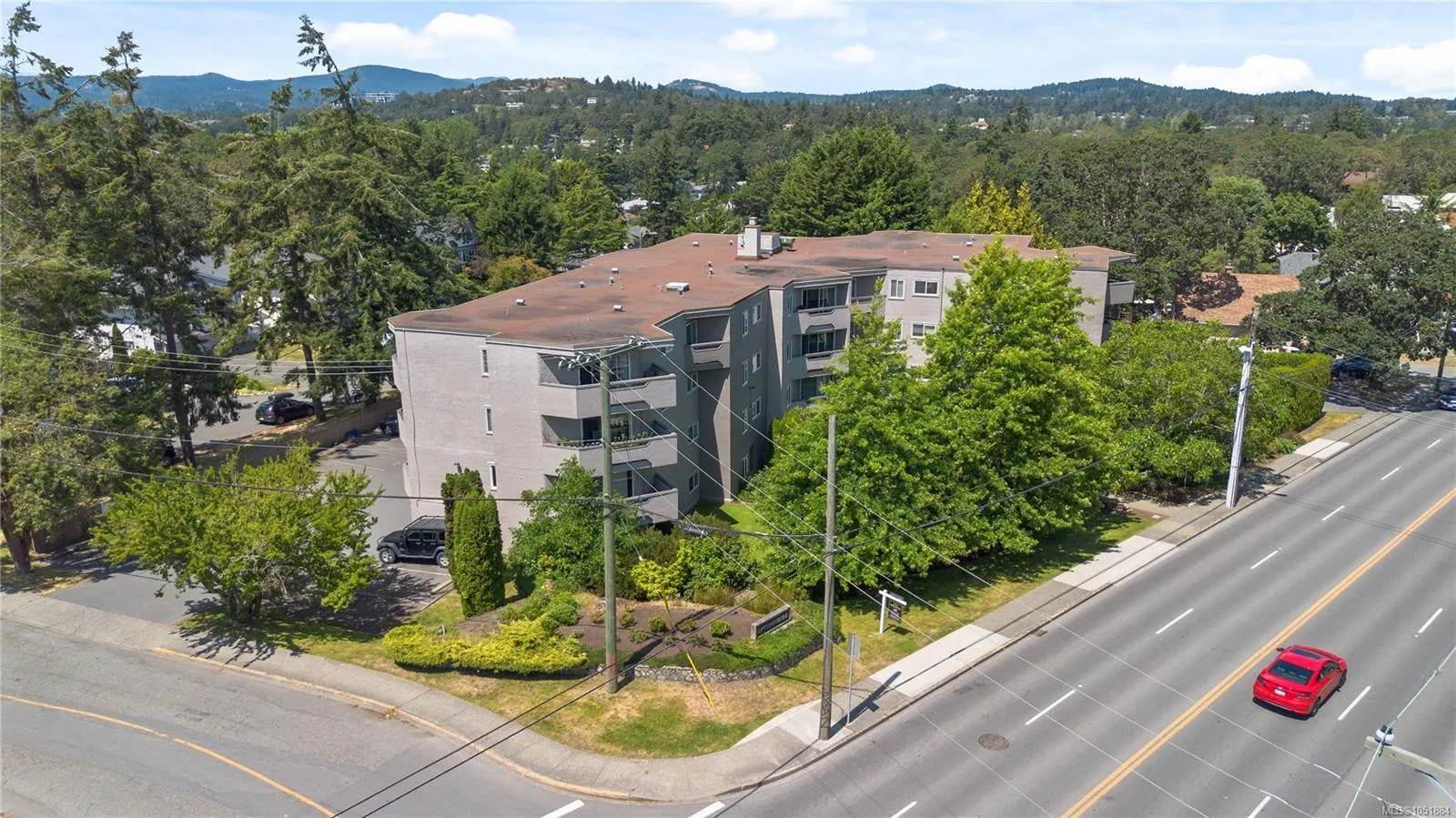 3800 Quadra St