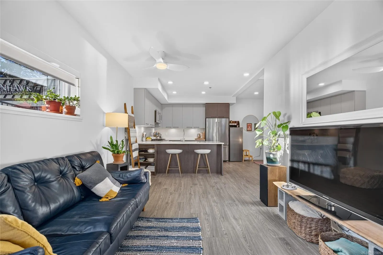 7162 West Saanich Rd