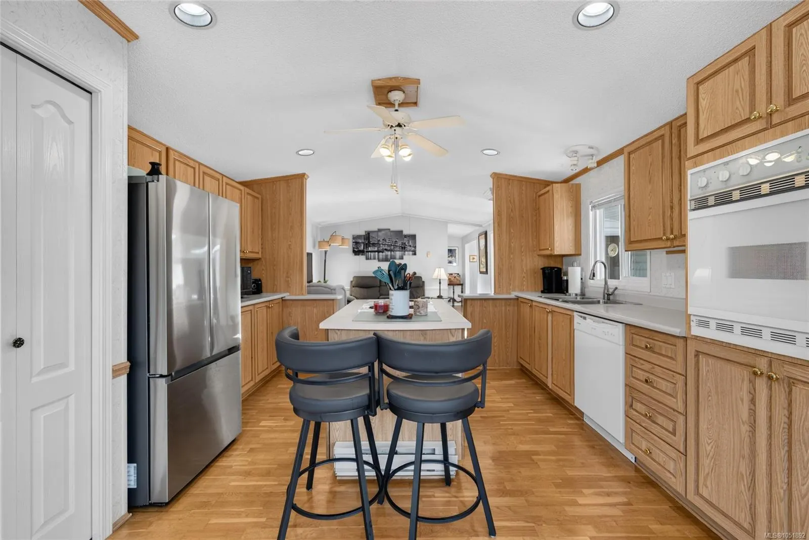 7401 Central Saanich Rd