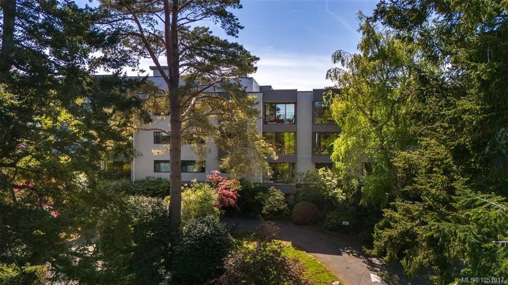 1433 Faircliff Lane