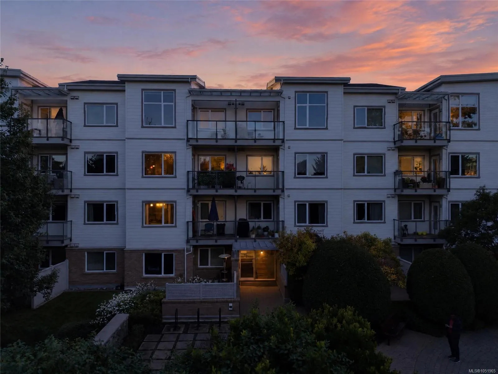 4394 West Saanich Rd