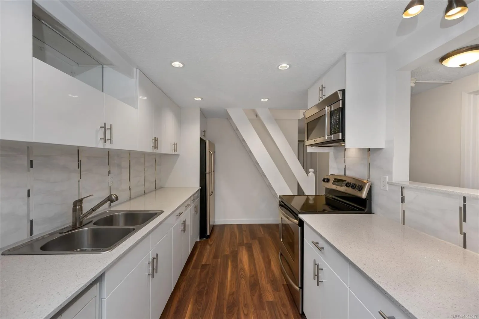1009 McKenzie Ave