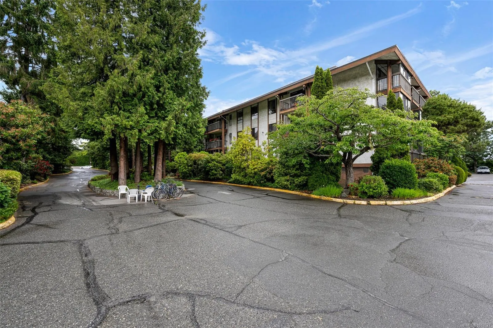 1009 McKenzie Ave
