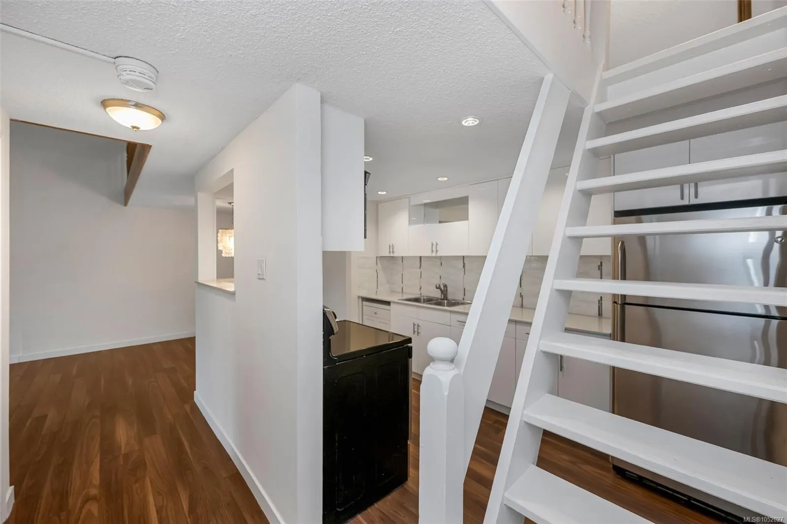 1009 McKenzie Ave