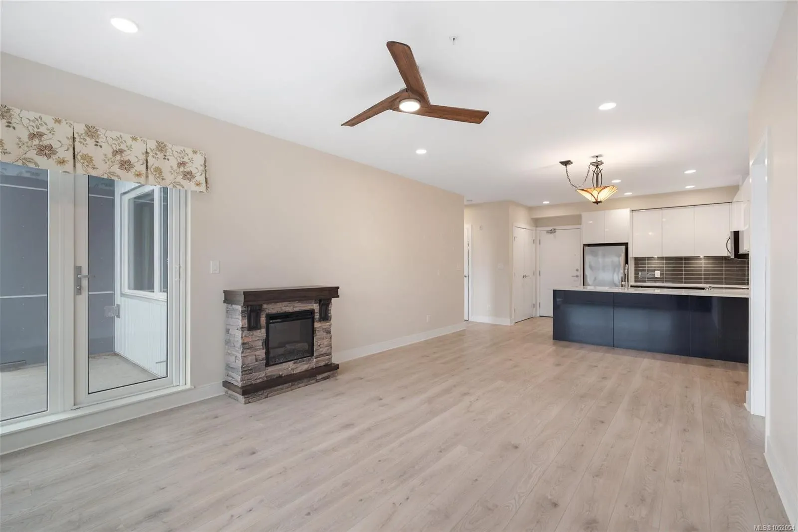 1311 Lakepoint Way