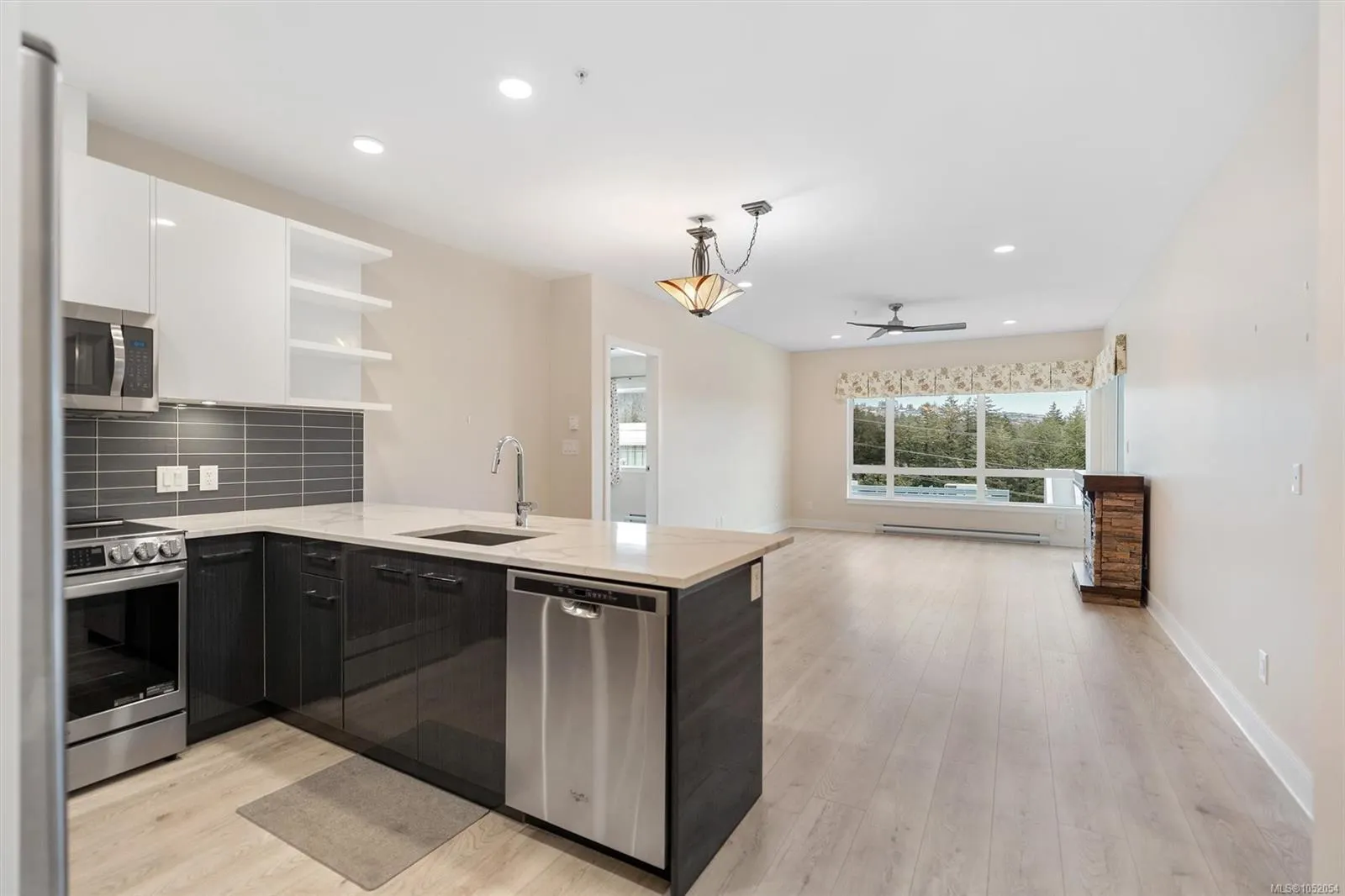 1311 Lakepoint Way