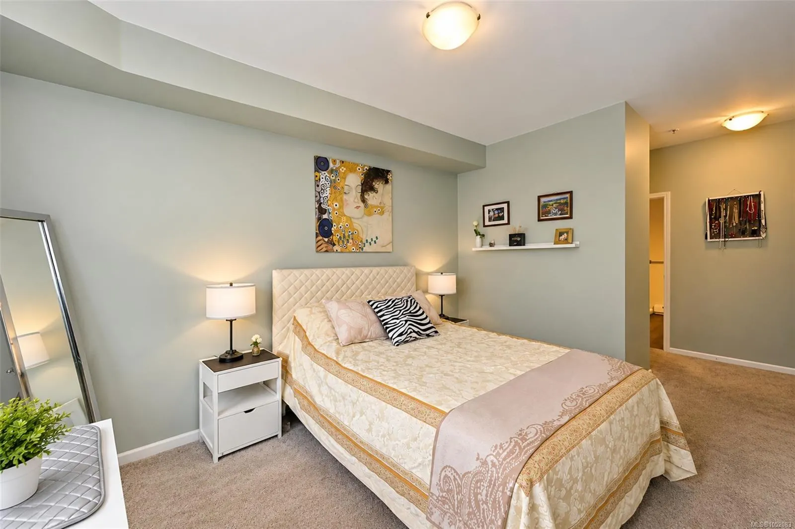 360 Goldstream Ave