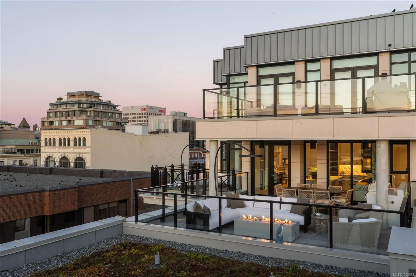 888 Government St