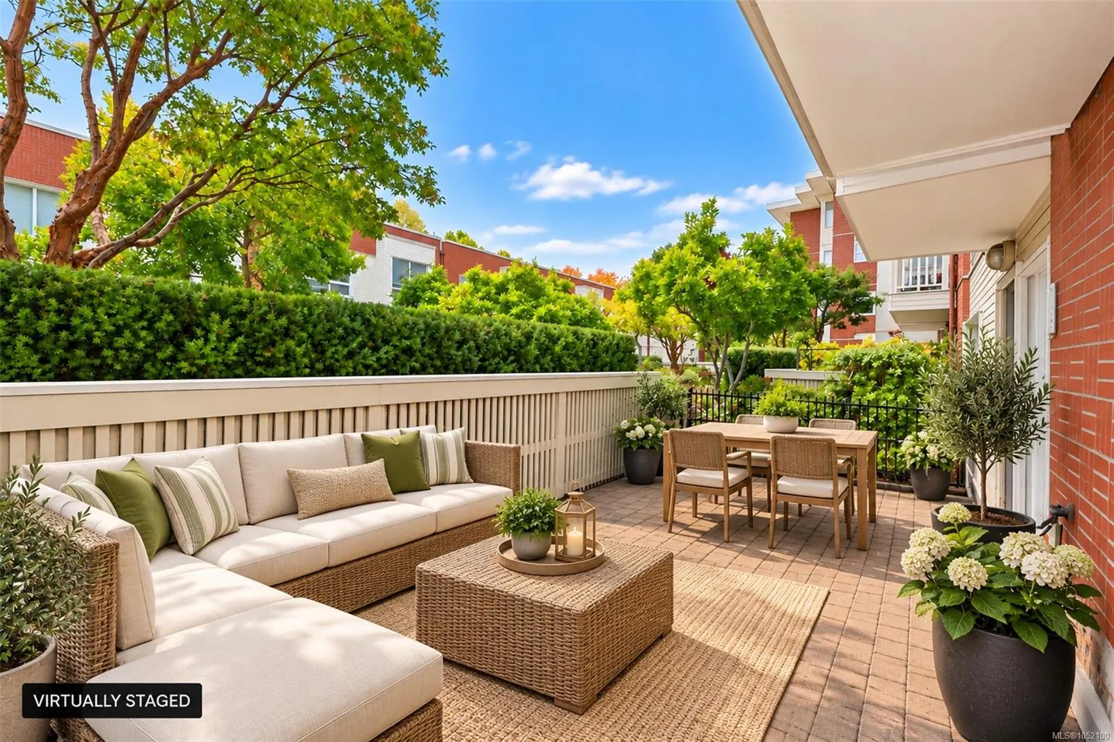 380 Waterfront Cres