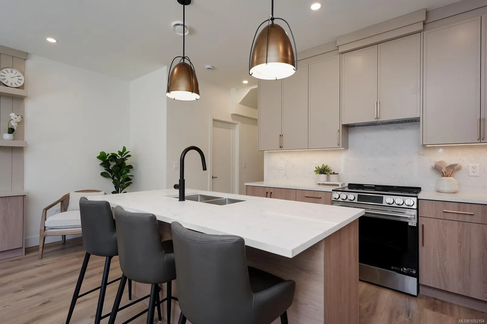 4068 Tuxedo Dr