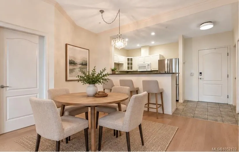 380 Waterfront Cres