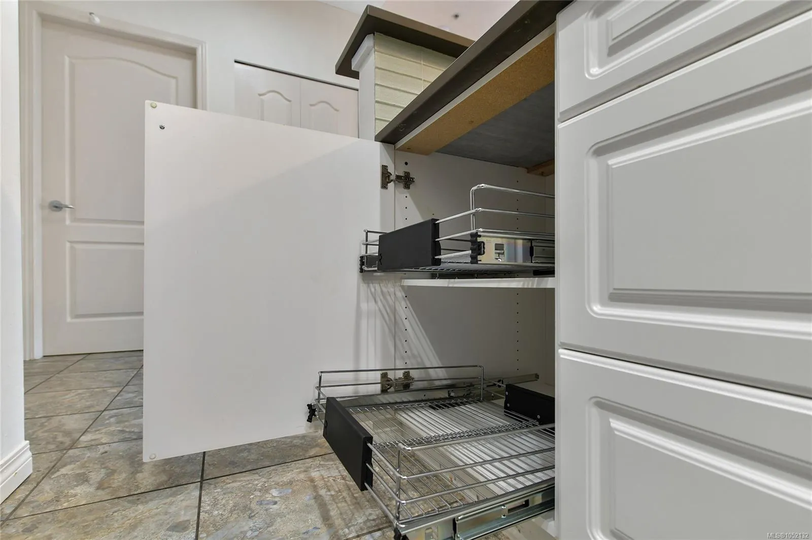 380 Waterfront Cres