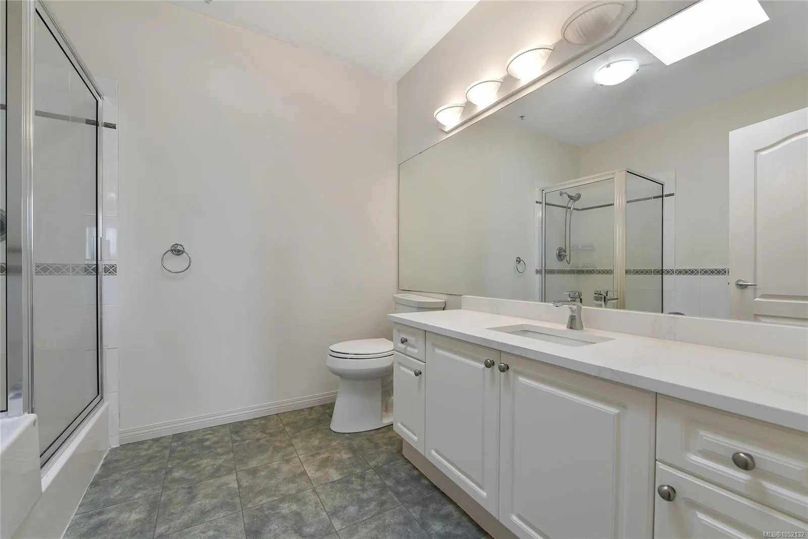 380 Waterfront Cres