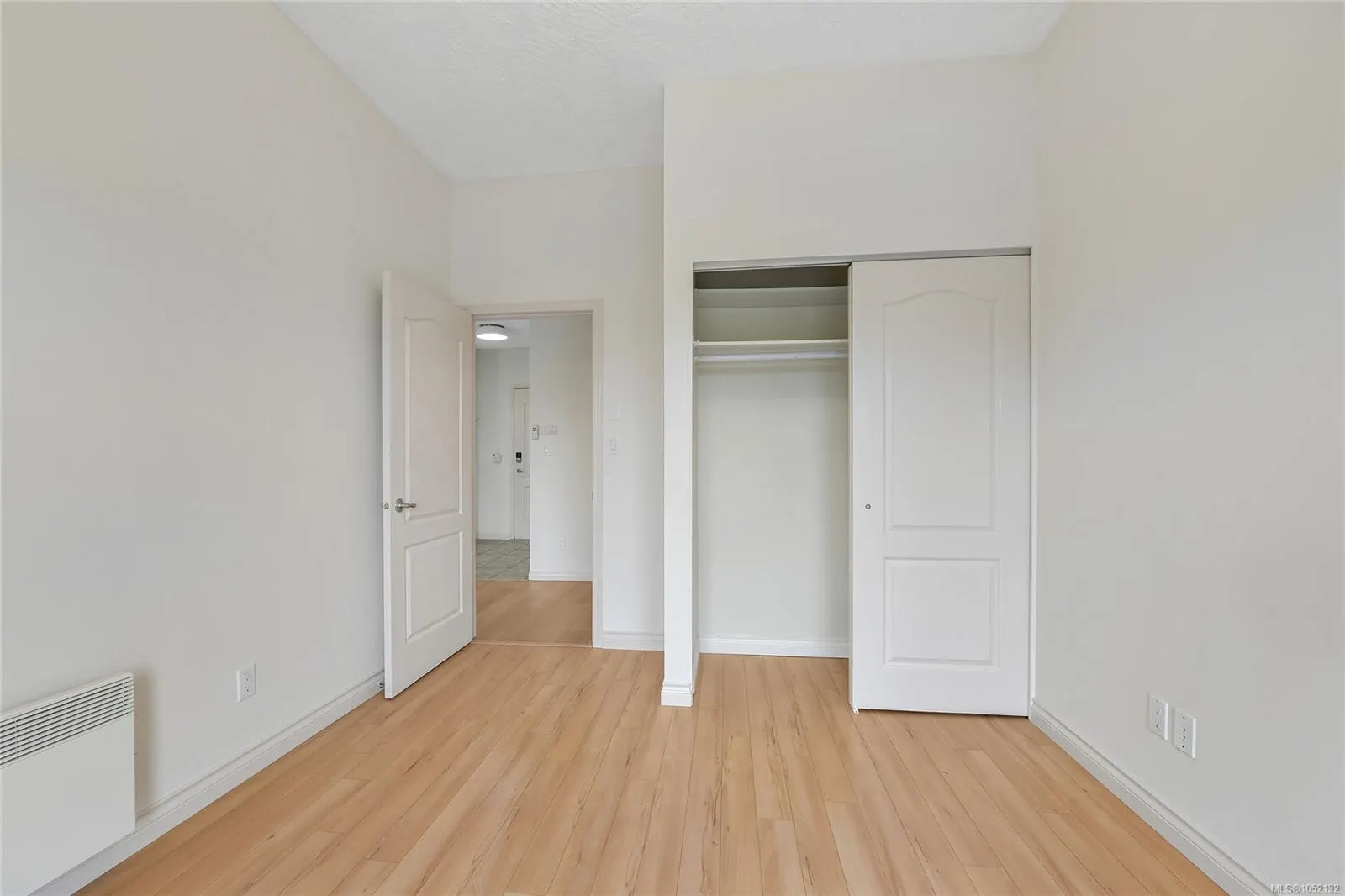 380 Waterfront Cres
