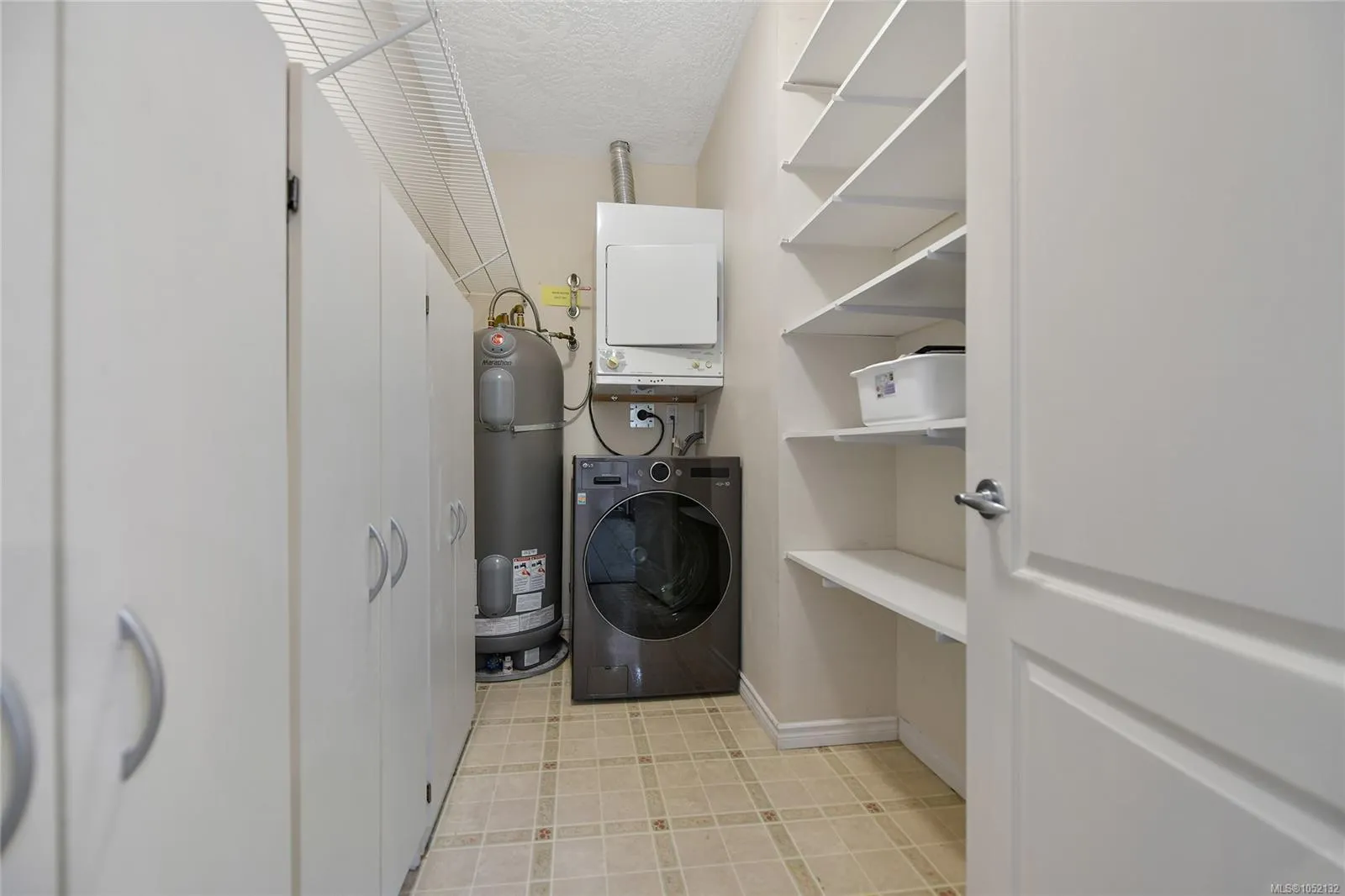380 Waterfront Cres