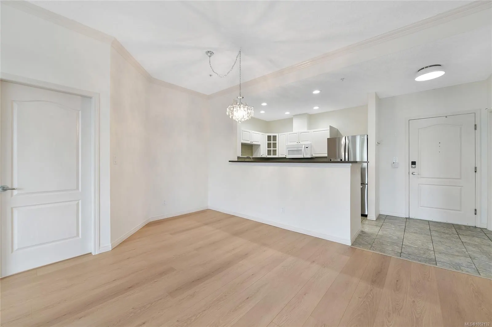 380 Waterfront Cres