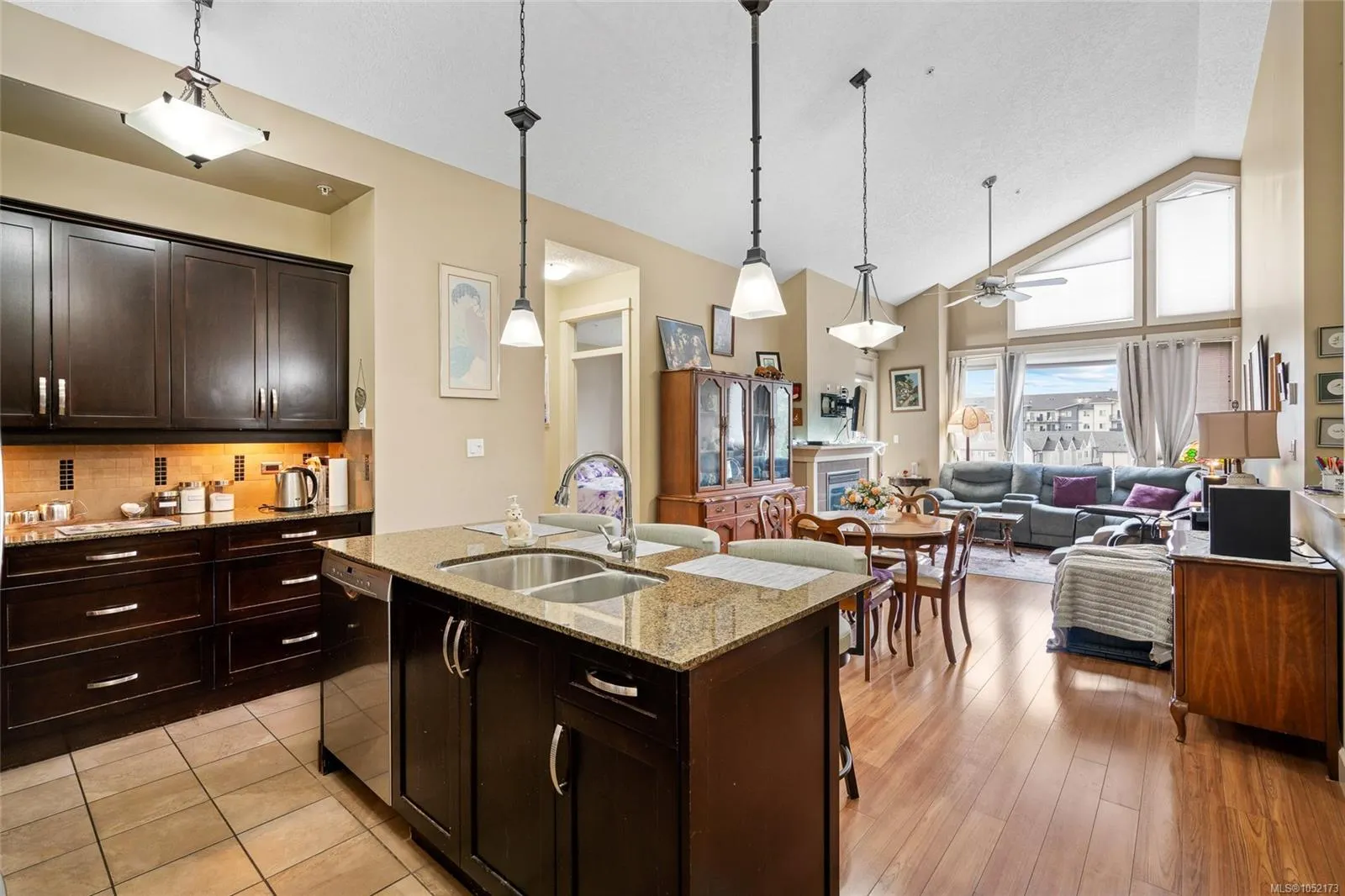 3220 Jacklin Rd