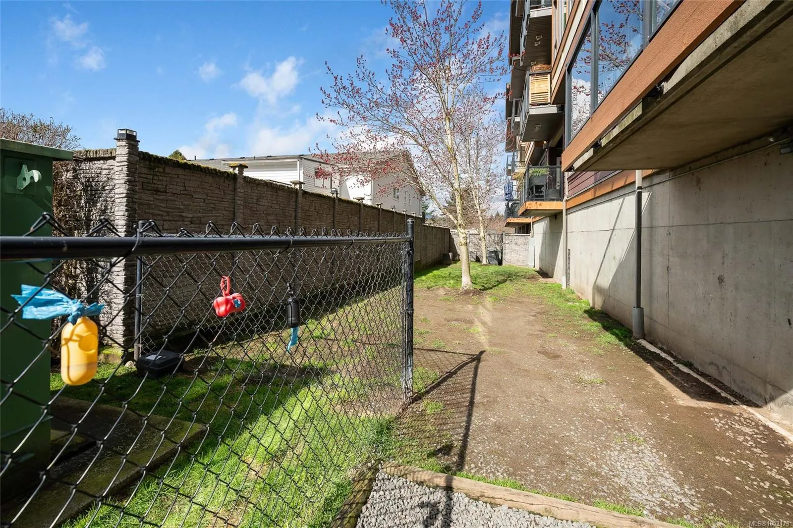 3220 Jacklin Rd