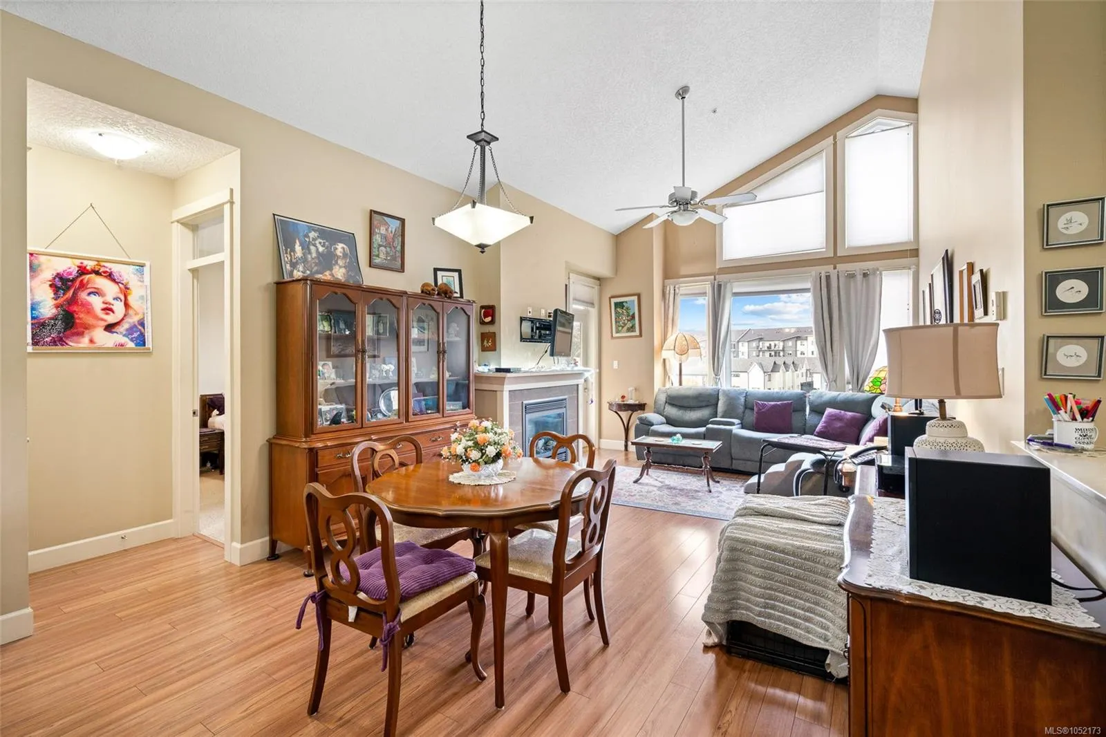 3220 Jacklin Rd